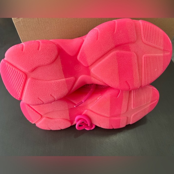 Steve Madden Girl’s Hot Pink Jserena Rhinestone Sz 3 Sneakers - Picture 7 of 8